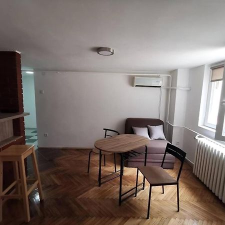 Nov Apartman U Mirnoj Ulici U Centru Beograda Kültér fotó