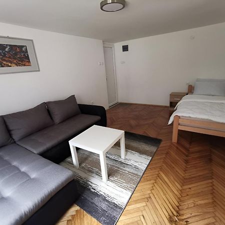Nov Apartman U Mirnoj Ulici U Centru Beograda Kültér fotó